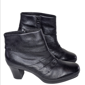 Clarks Artisan Black Leather Ankle Boots Women's Size 7